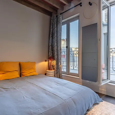 Charming Penthouse With Terrace - Stunning Views *