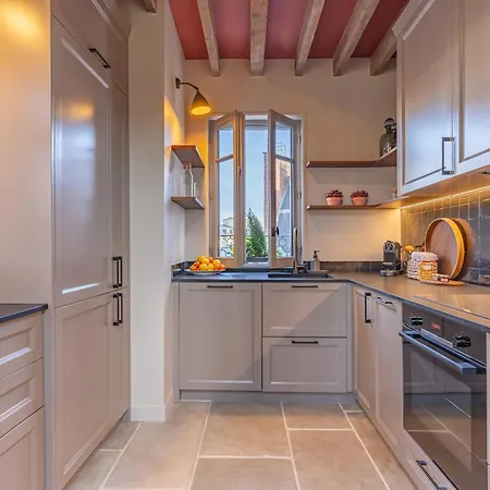 Charming Penthouse With Terrace - Stunning Views