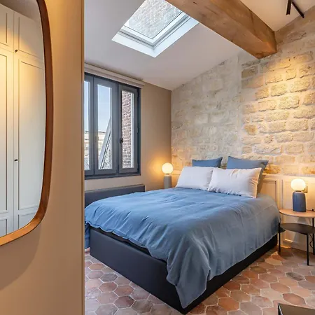 Charming Penthouse With Terrace - Stunning Views Apartmán